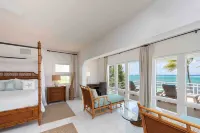 So Serene Oceanfront Villa, Rum Point, Private Beach, Hot Tub, Kayak, Snorkeling