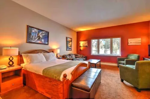 Premier Ski-In/Ski-Out Condo at the Heart of Big White Resort - 3-Star