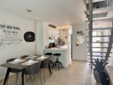 Beach Villa in Dorado del Mar! Walk to the Beach, Restaurants, Pool, Casino Hoteles en Dorado