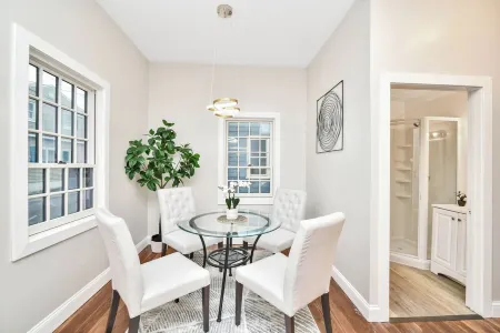 The Epitome of Urban Luxury Отели рядом с достопримечательностью «Battleship Cove»