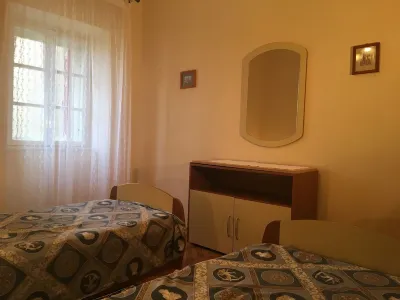 Tranquility of countryside 500m from the city center and 4km from the sea Hôtels à : 