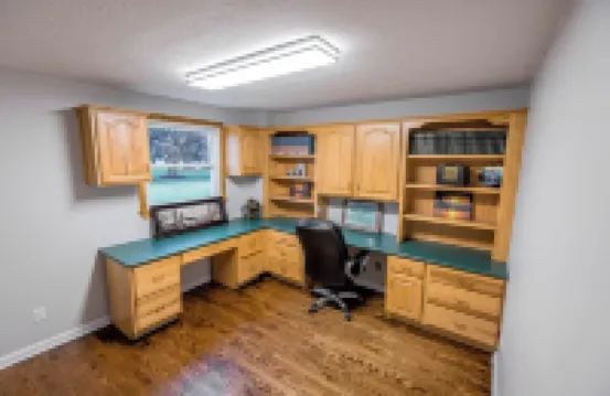 Large Lakeside Farmhouse Vineyard Escape in the heart of wine country!