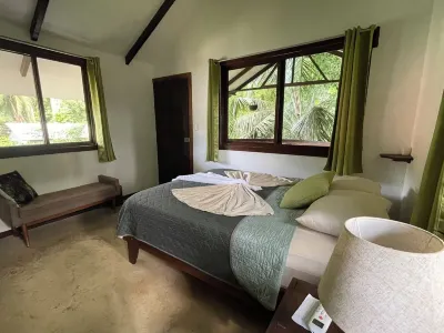 Casita de 2 Plantas Cerca del Parque Nacional Tortuguero. Ideal Para Relajarse
