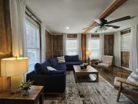 Charming Farmhouse in Oneonta, NY, 2 Mins away from Cooperstown All Star Village Hotel a Oneonta