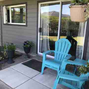 Spacious one bedroom suite Others