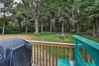 Cozy 1 acre lot just 0.5 miles from Ocean Shores Beach w/ Airstream & Hot Tub! Hotels in Oyehut-Hogans Corner