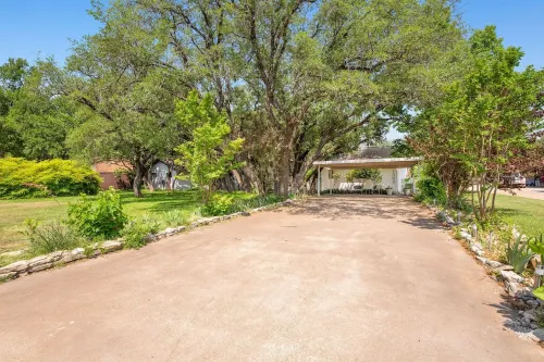 The Comanche- LakeFront "bring your tribe"