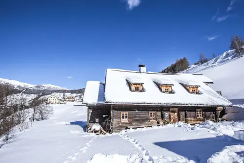 Historic country home with Sauna, free Wifi and parking