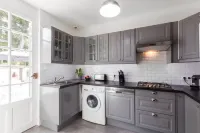 Charamante trendy and comfortable house 300m beach, 5mns market, large hotels
