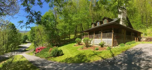 Casual comfort between Boone & Sugar. A retreat w/ soul, High Country centered.