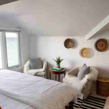 Stunning House on the Water's Edge Rooms