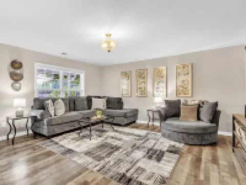 3BR - Pet-Friendly & Close to Downtown Greer Hoteles en Greer