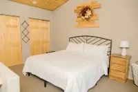 Beautiful Winter Getaway Among Aspen and Wildlife