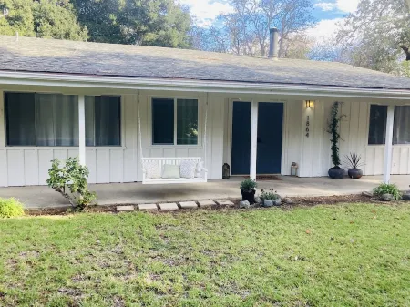 Ranch Style Home in the Heart of Wine Country with E-bikes! Отели рядом с достопримечательностью «Санта Йнез Вэлли»