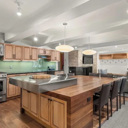 Contemporary Condo in Aspen Core