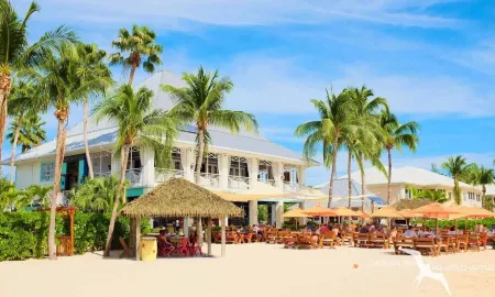 "Tortuga Kai" - 2 BR Oceanfront Condo At Kaibo, Grand Cayman Отели в г. Rum Point