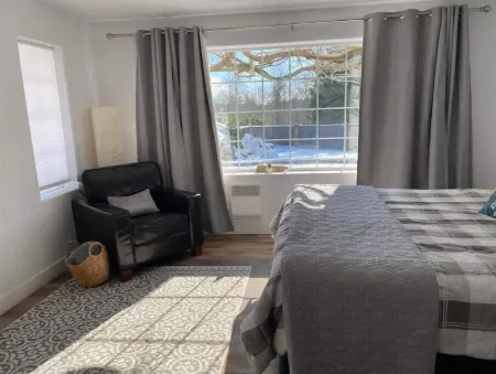 Chinook Cottage H591005337