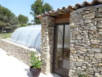 Beautiful Provencal house, 100m². Magnificent sea view, Swimming pool, Spa, Golf Hotéis em Ceyreste