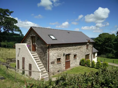 Fantastic couples escape to the country. Close to the coast in peaceful location Hotels in Boncath