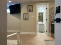 Newly Renovated LakeView Retreat