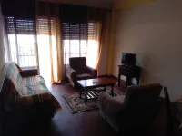 2 bedroom apartment 5 minutes from the beach with sea views!