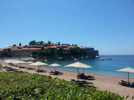 Penthouse Apartment Sveti Stefan Отели в г. Свети-Стефан