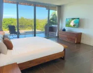 Pura Vida Luxury Villa W/King, Hotub, Pool, Yoga Platform Minutes from Beach Hotels in Playa Azul