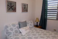 2 BR 2 Bath Walk to Beach and 3 Restaurants Bars by Blackeagle marina.