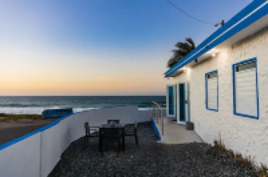 breathtaking sea view Beach FRONT very PRIVATE and quiet SOLAR POWERED