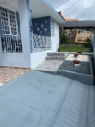 Cozy Home w/ private parking- 10 min to beach