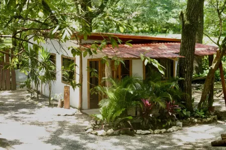 Nature Lovers Paradise w/ outdoor bath - 4 min walk from the beach!