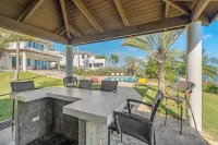 Beachfront Luxury Villa: 3BR, 3.5BA,Gazebo,Pool, Secluded Beach, Gated Community