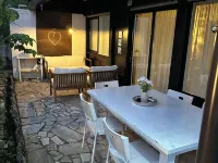 Lake Garda Tignale vacation home bungalow with pool and lake view Hotels in Tignale