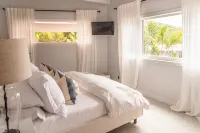 Waterfall Oasis - Ocean Views, Minutes to Magens Bay & Private Pool!