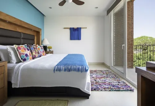 Modern Condo With Ocean View Rooftop Pool Deck Heart of Romantic Zone Beach Area