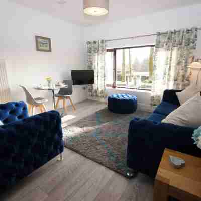 Holly's Hideaway Rooms