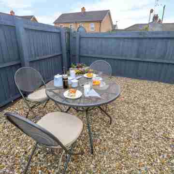 Village Retreat Hotel Exterior