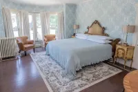 LimeRock Inn Hotels near Maine Lighthouse Museum