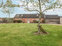Barnfields Holiday Cottage Hotels in Farley