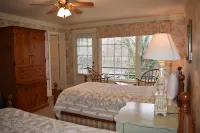 Lumberville 1740 House