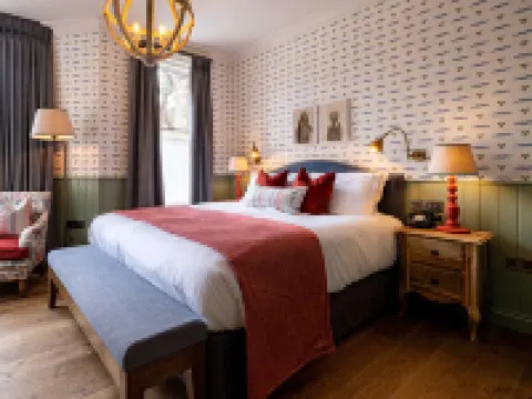 The Canford Poole otelleri