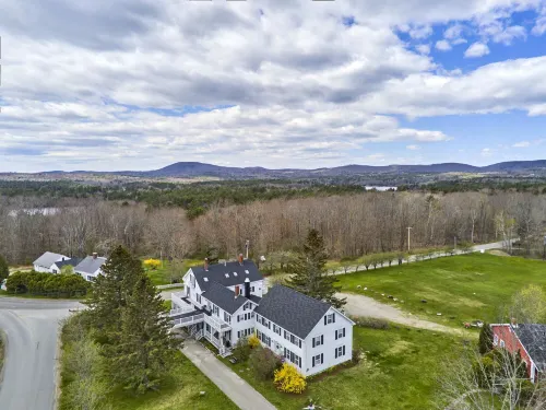 Youngtown Inn - 3-Star