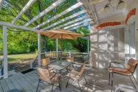 Monroe Manor Inn Hotels in Columbia Township