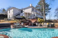 Stone Mountain Manor Hotels in Stone Mountain