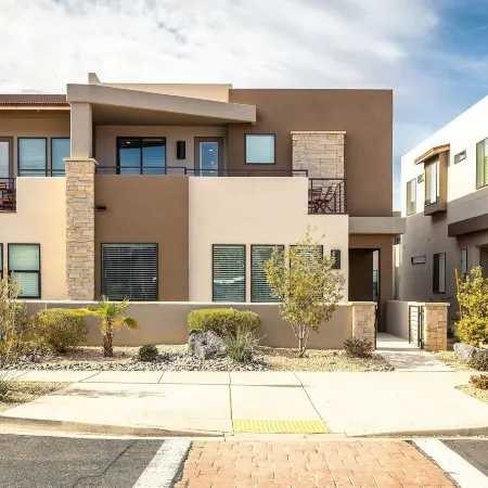 Latitude Adjustment Townhouse