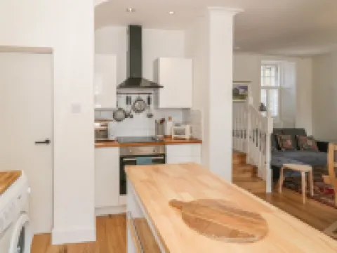 6 Kirkstyle Hotels in Biggar