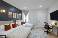 Modern Urban Retreat 4Br Home, Game Room, Yard, Quick Path & NYC Bus Access