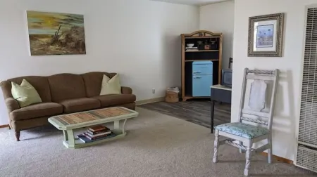 BAY/OCEAN VIEWS-WALK TO ALL!! Midship Quarters - 500 sq ft-Queen bed, full bath!