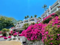 Incredible Ocean Front Condo with Amazing Views at Condomios Playasol Las Hadas