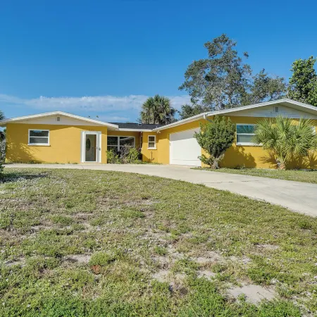 Englewood Home - 4 Mi to Beach! Enjoy!